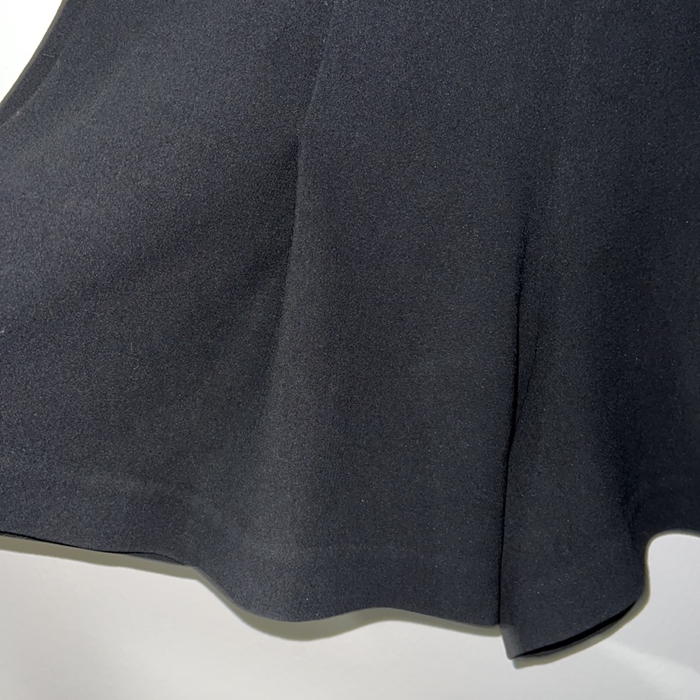 L’AGENCE Shorts - Picture 3 of 6
